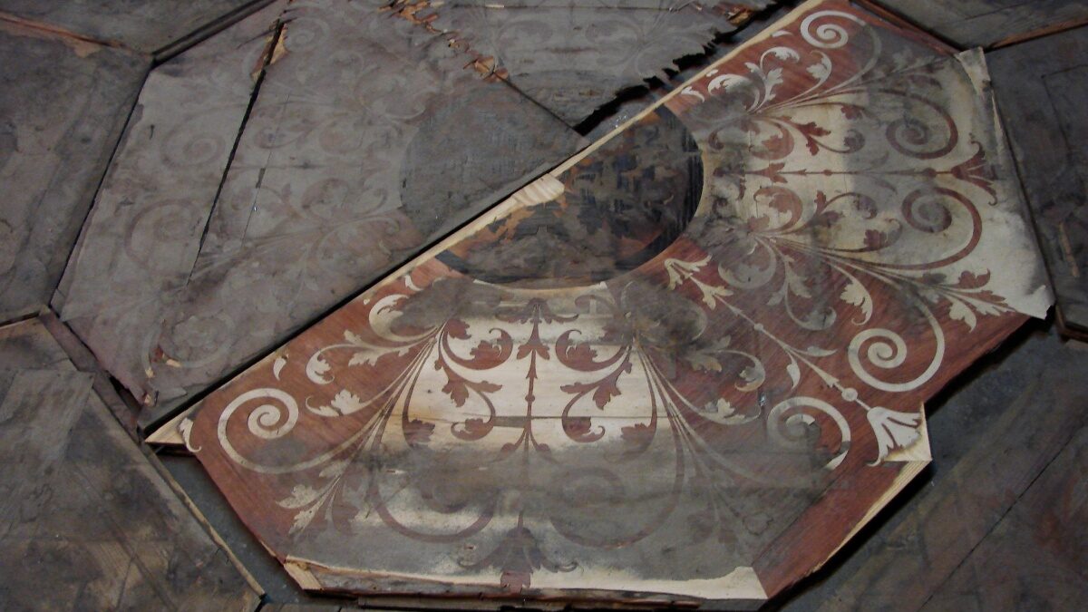 04. Pałac w Kościelcu Kolskim - fragment oryginalnej rozety z Sali Białej (koniec XIX w.)