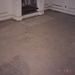 12._Palac_w_Gorznie__salonik_-_stan_parkietu_taflowego_przed_rekonstrukcja-300x300